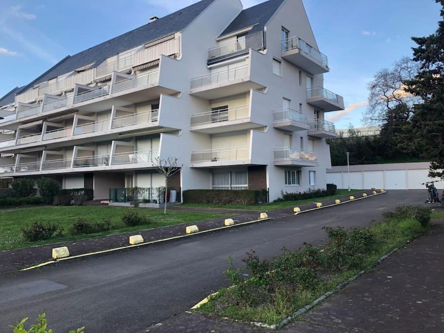 Joli Sur Le Port Apartment *